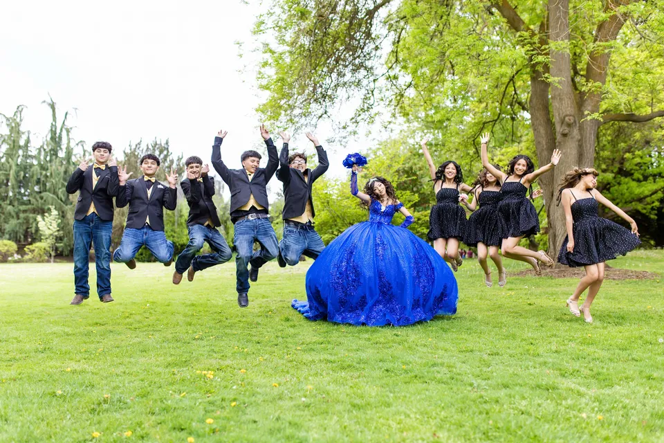 Quinceañera celebration photographed by New Diamond Productions — photograph 137