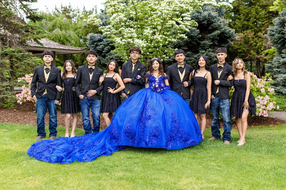 Quinceañera celebration photographed by New Diamond Productions — photograph 135