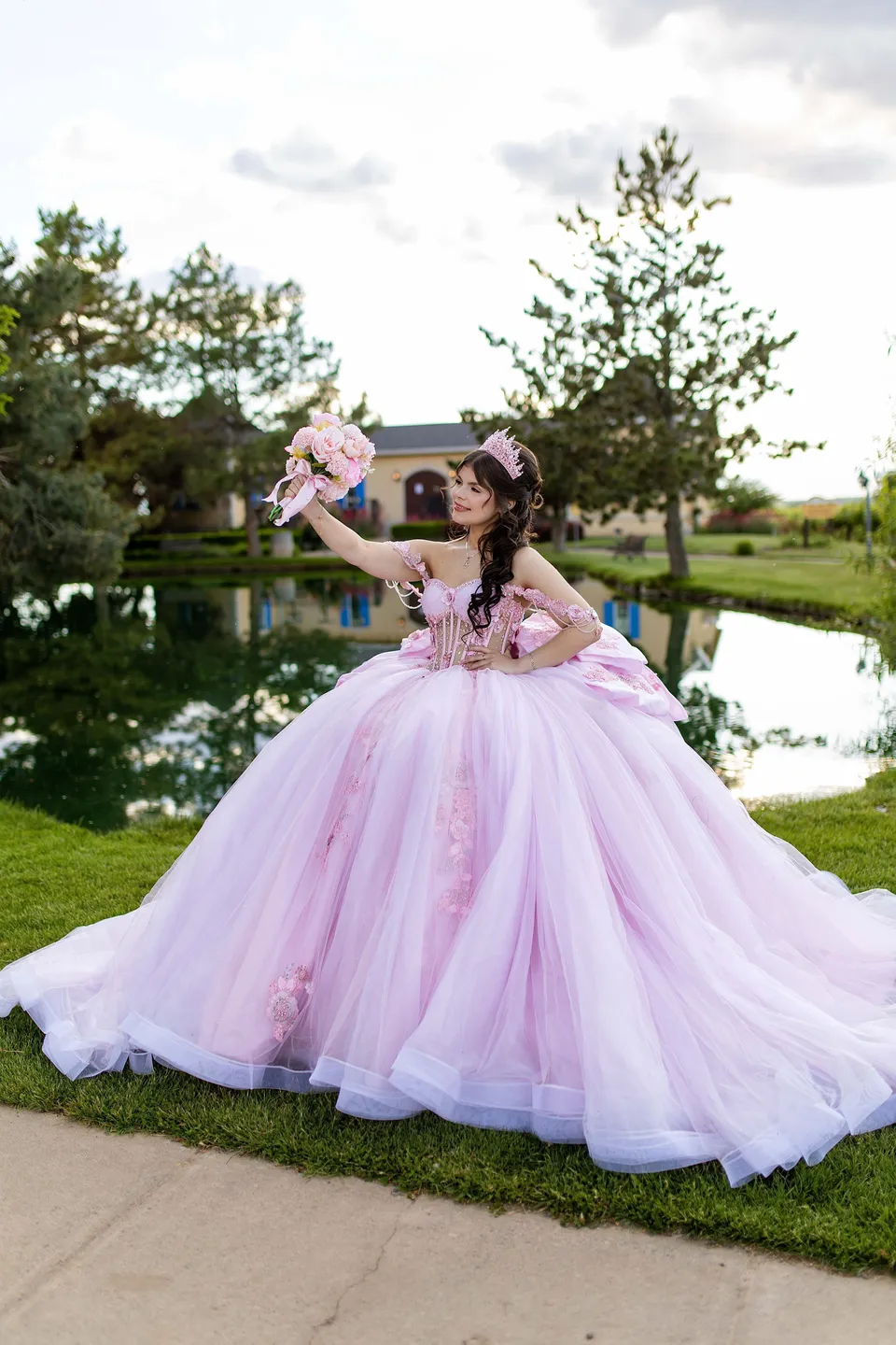 Quinceañera celebration photographed by New Diamond Productions — photograph 126