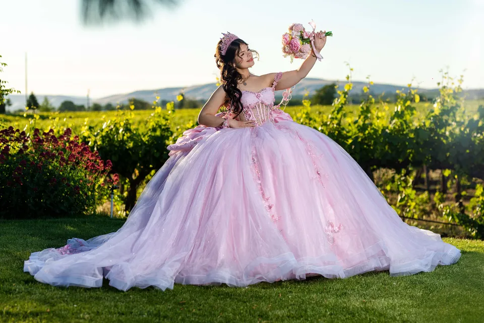 Quinceañera celebration photographed by New Diamond Productions — photograph 122