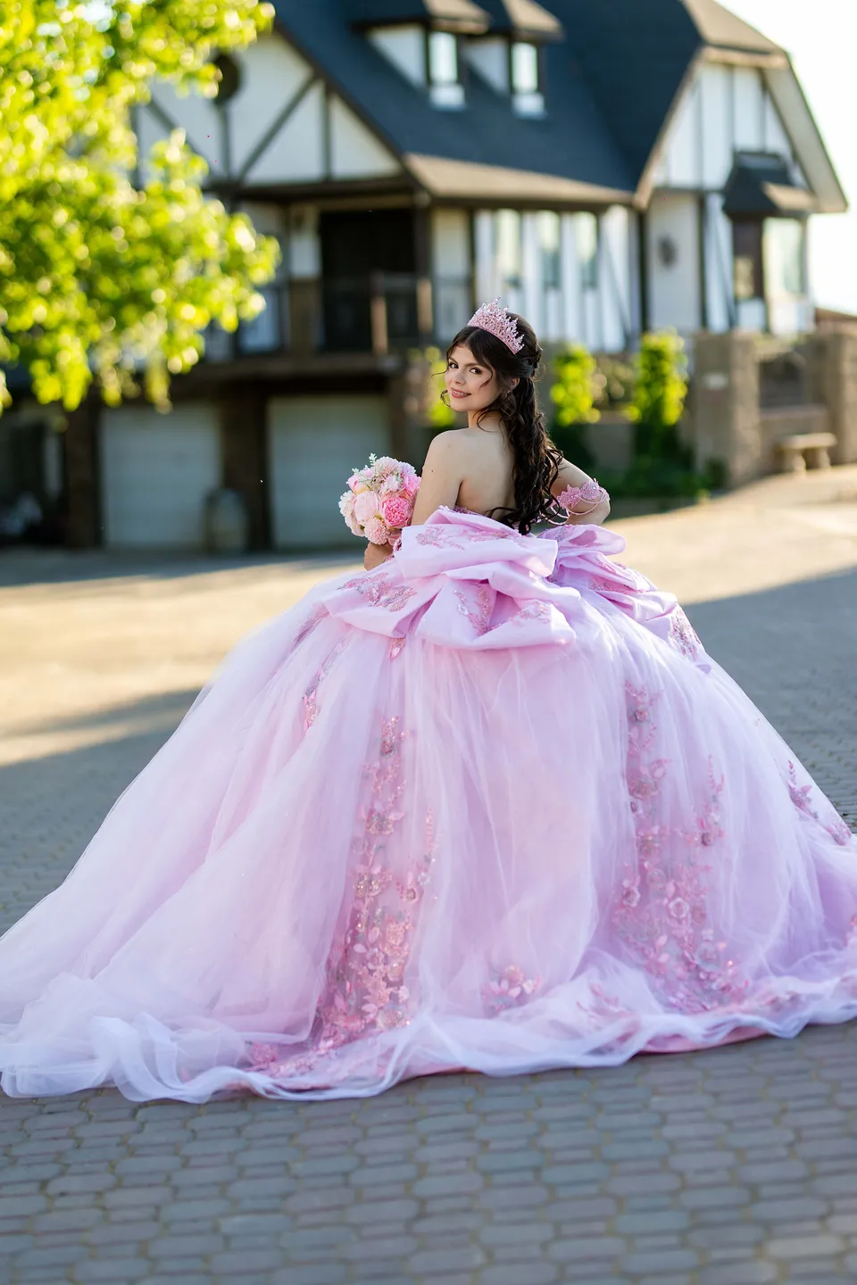 Quinceañera celebration photographed by New Diamond Productions — photograph 118