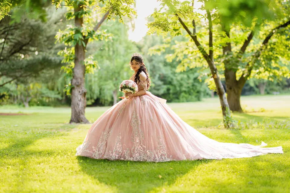 Quinceañera celebration photographed by New Diamond Productions — photograph 102
