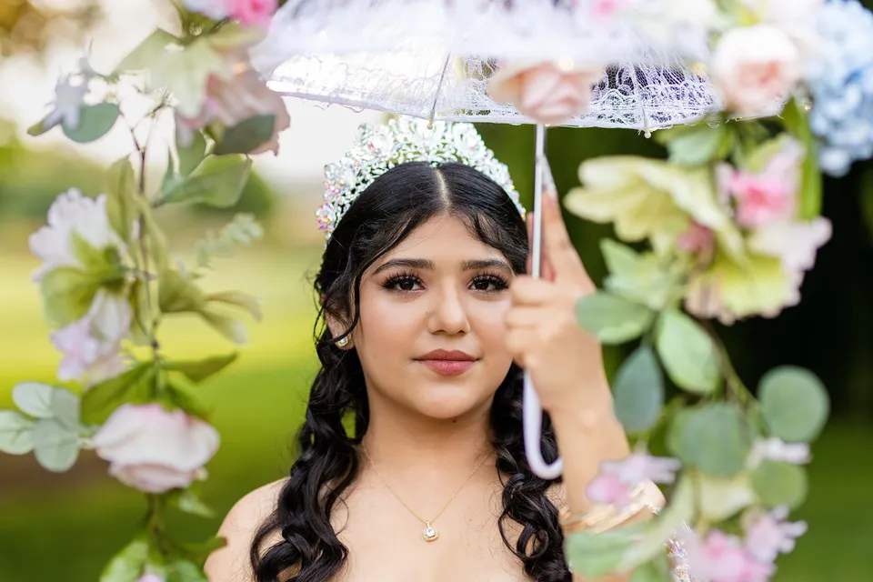 Quinceañera celebration photographed by New Diamond Productions — photograph 100