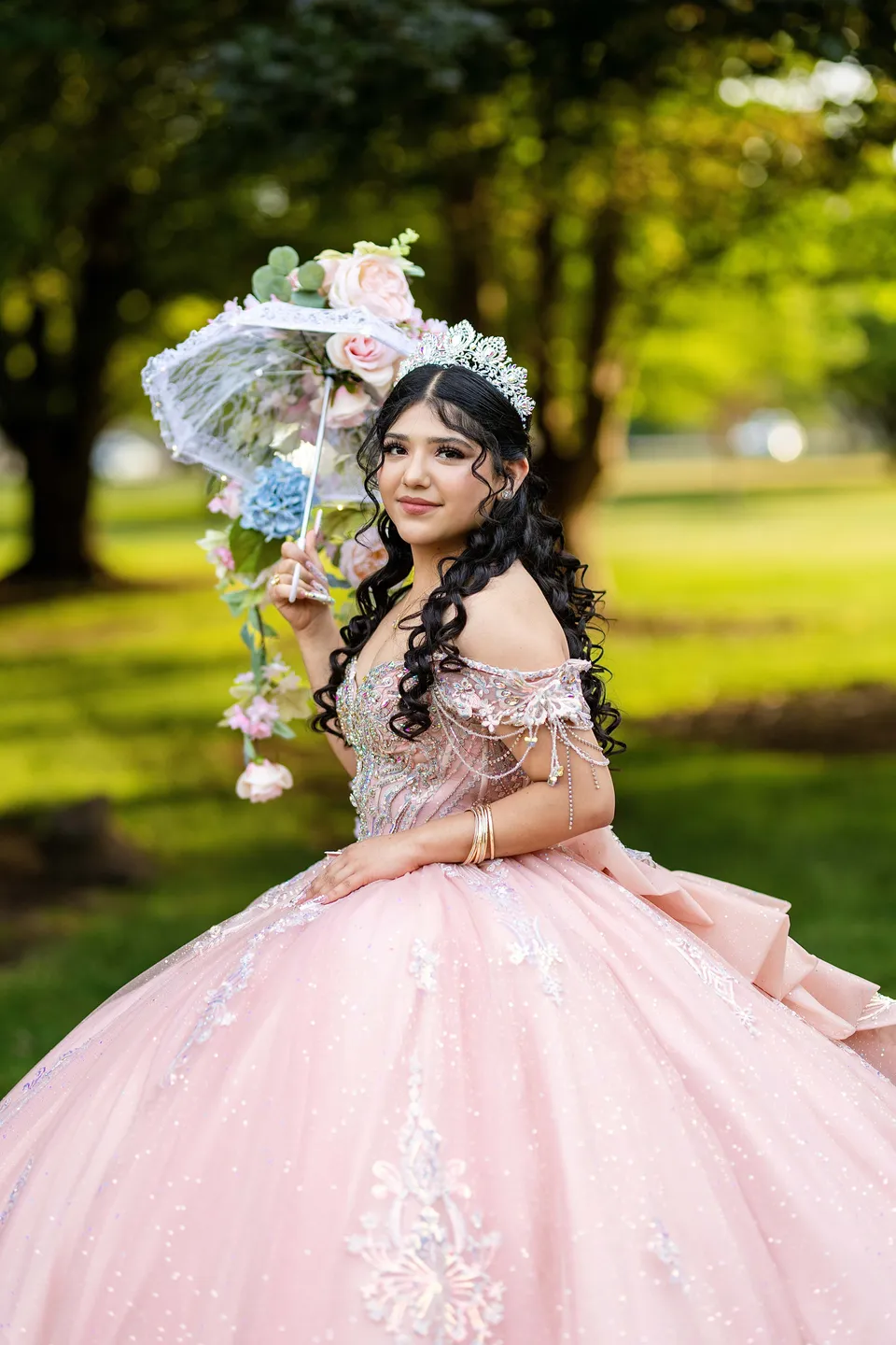 Quinceañera celebration photographed by New Diamond Productions — photograph 99