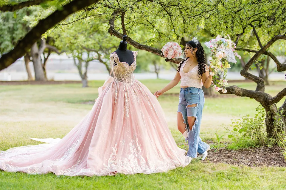 Quinceañera celebration photographed by New Diamond Productions — photograph 97
