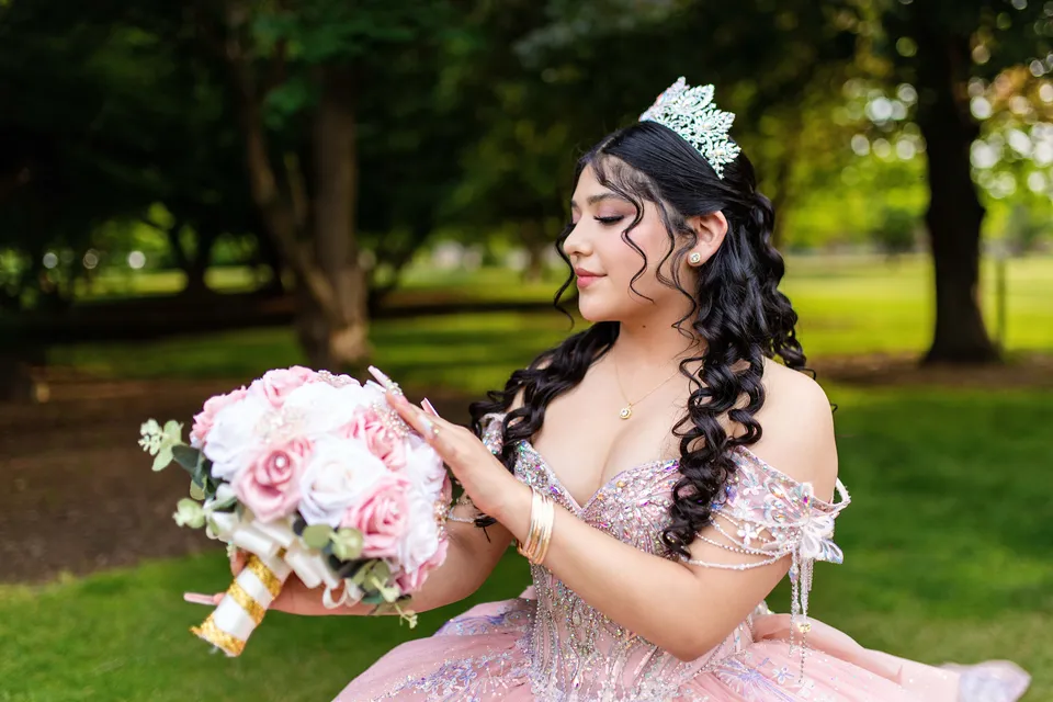 Quinceañera celebration photographed by New Diamond Productions — photograph 95